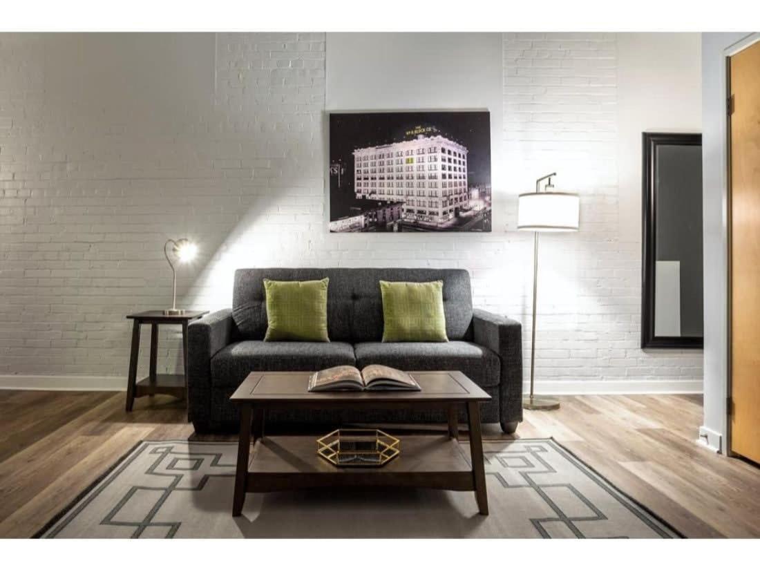 Beautiful 2Br 2Ba In The Block By Cozysuites إنديانابوليس المظهر الخارجي الصورة